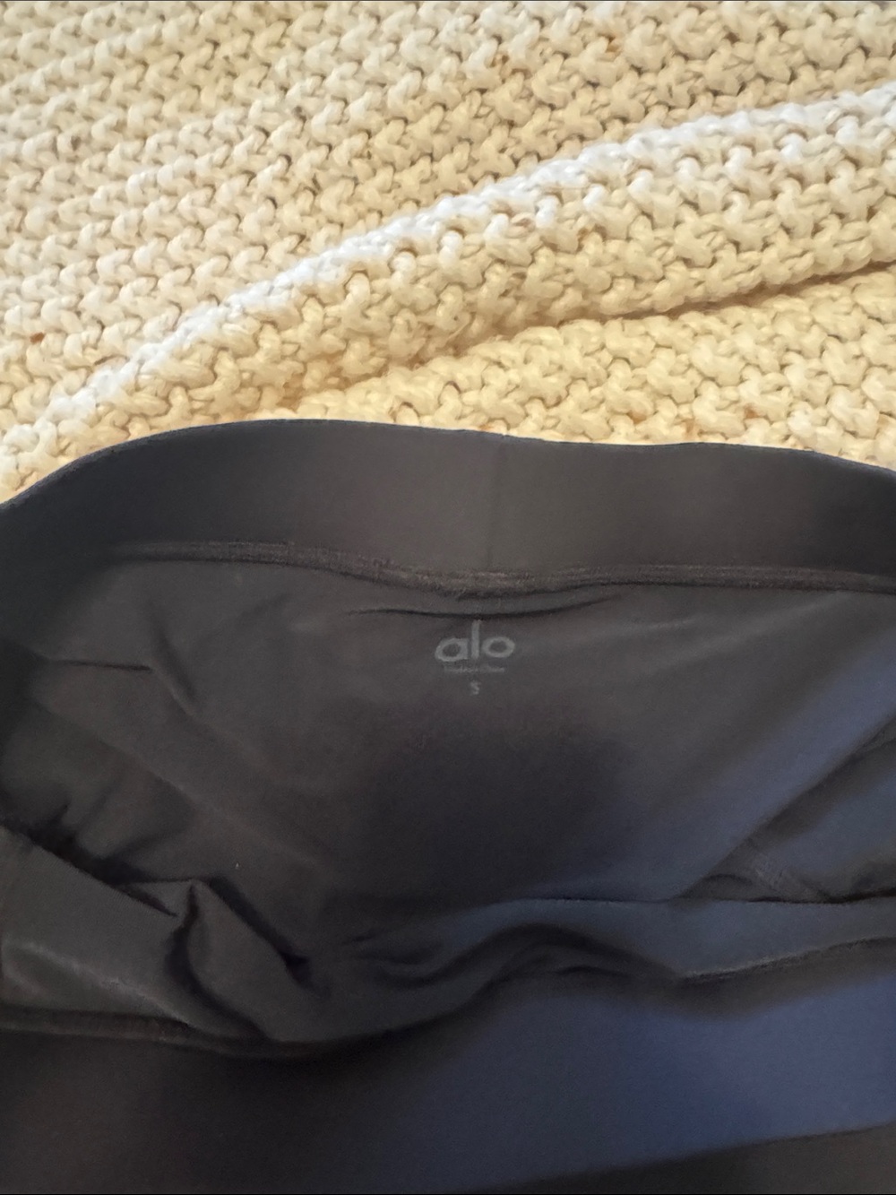 ALO Yoga Black Performance Skort - Picture 2 of 5